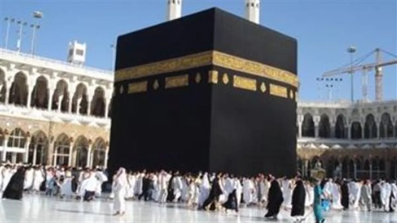 أدعية مأثورة.. كلمات تستحب عند دخول مكة المكرمة والبيت الحرام خلال العمرة